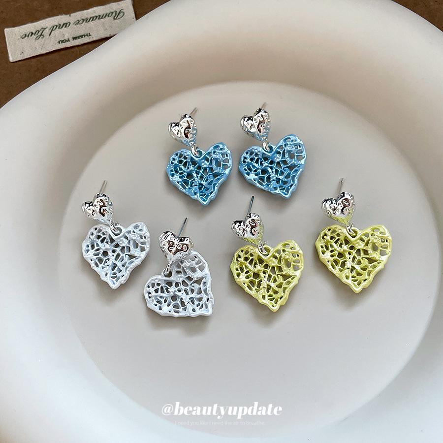 Silver Needle Pleated Heart Geometric Stud Earrings – High-End, Cute, and Fashionable Accessories