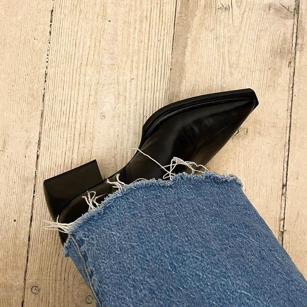 British style senior sense pointed head thick heel thin boots short boots Martin boots women's 2025 new side zipper medium boots