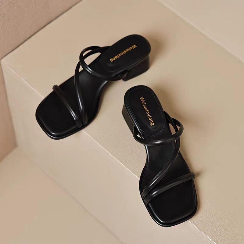 2025 Woman New Popular Design Square Heel Shoes Trend Casual Slippers Non-slip Outdoor Sandals Unique Fashion Women Slippers