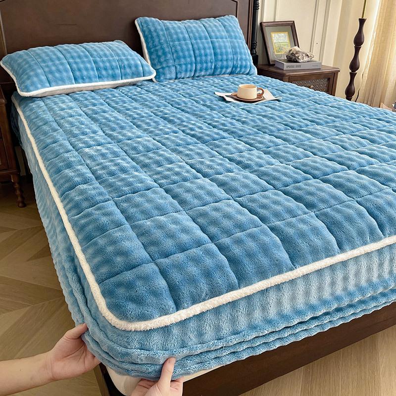 2026 Milk Velvet Cotton Quilted Bed Sheet Thickened Bed Cover Winter Plush Mattress Coral Velvet Protective Cover