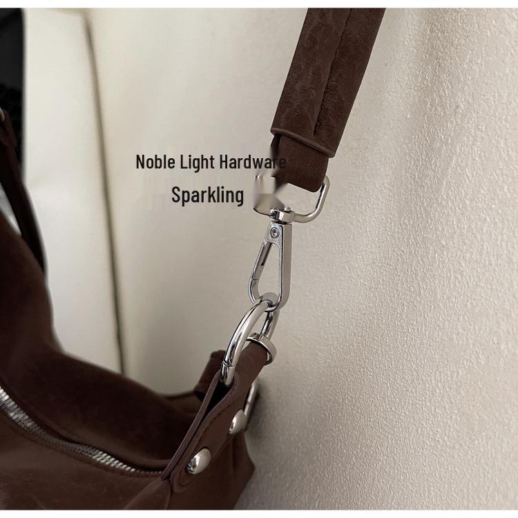 Retro Casual Women's Crossbody Bag: European & American Style, Large Capacity, High-End Tote for a Trendy Look