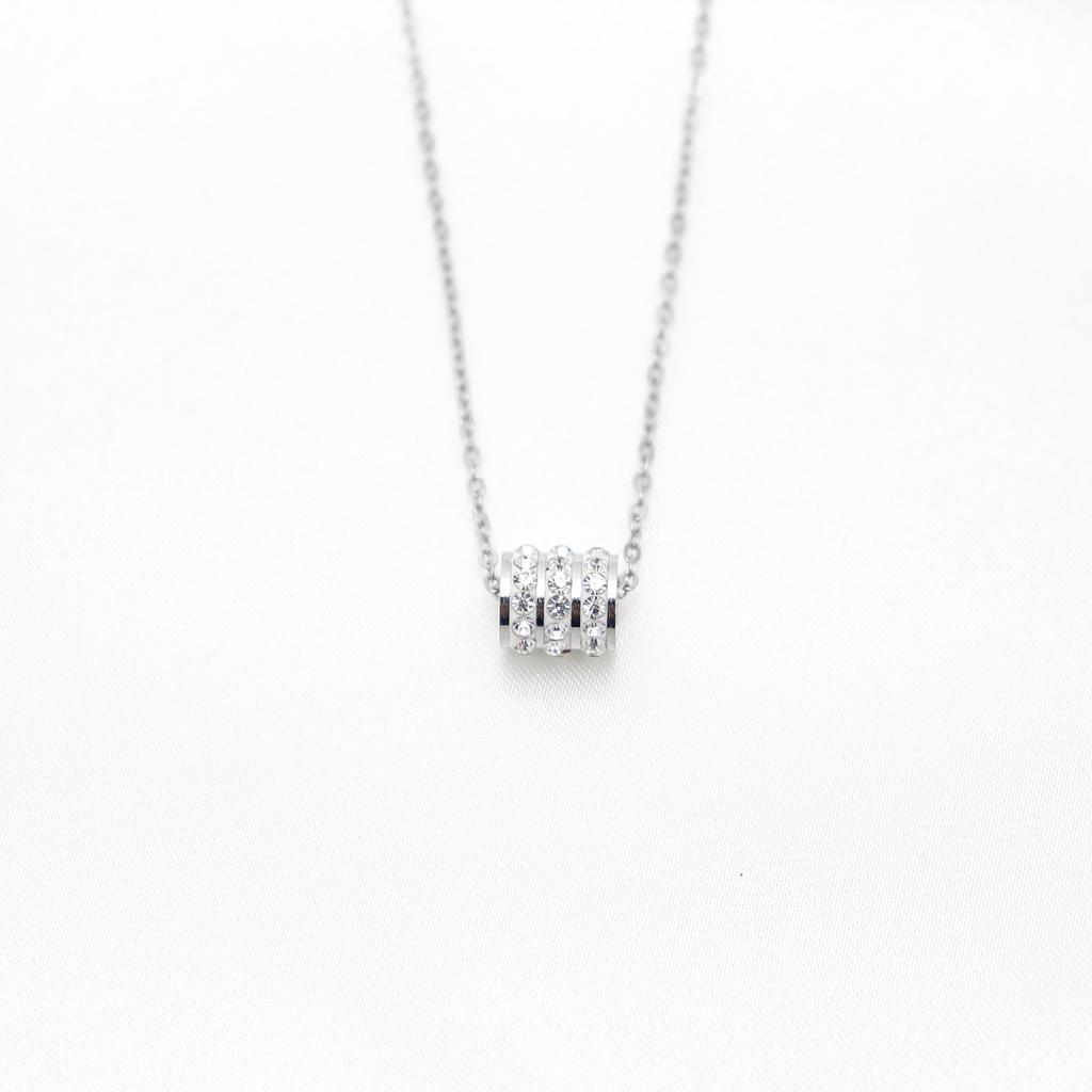 Petite Taille Avec Diamants Et Collier en Acier Titane Inaltérable Pour Femmes, Tendance Froide Pendentif Chaîne Clavicule