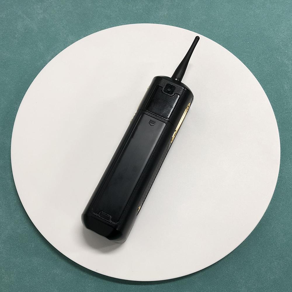 C10 4G-knapp mobiltelefon 2,6 tommers berøringsskjerm Dual SIM stor høyttaler 6800mAh super lang standby lommelykt retro klassisk mobiltelefon