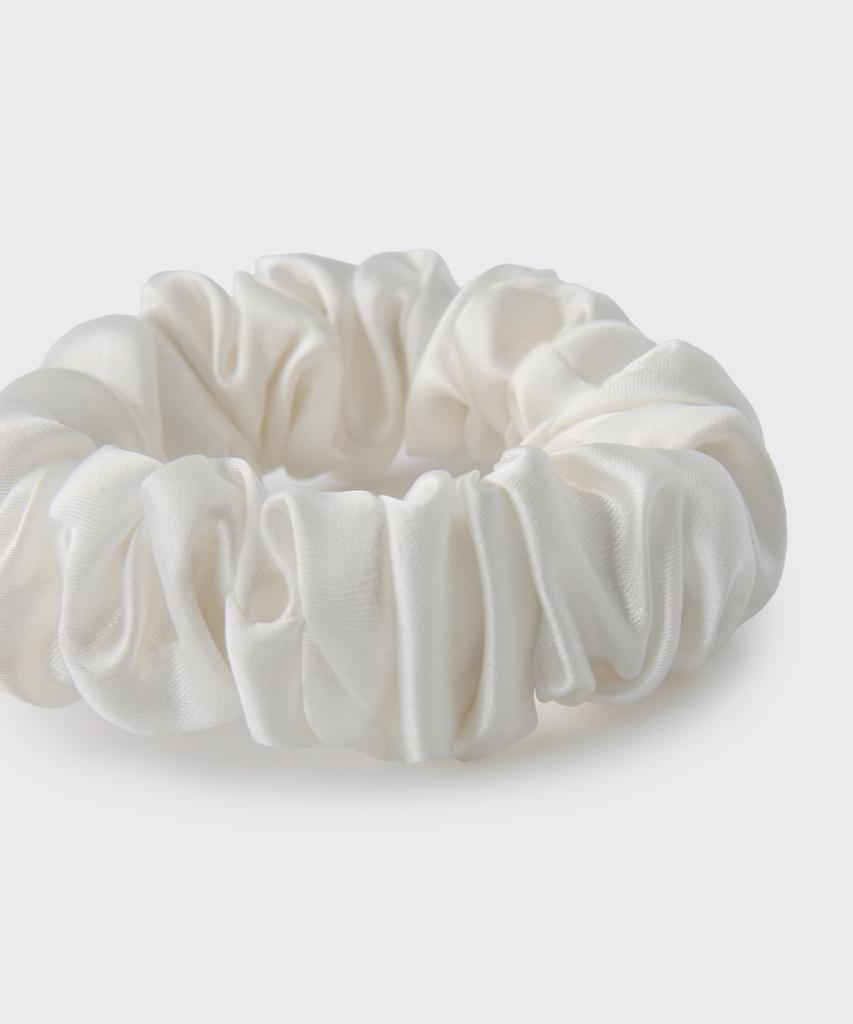 Musinsa Standard Woman Women'S Silk Scrunchie_Medium [Off-White]