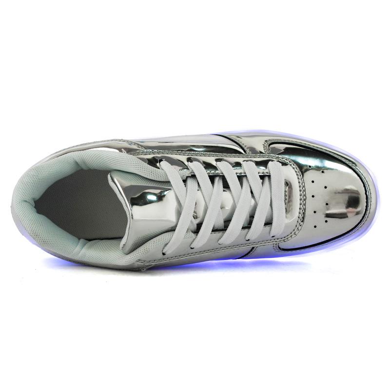 2025 Niedrig Hilfe klassischer Außenhandel neue goldene silberne Licht LED leuchtende Schuhe USB-Aufladung Stern mit Blitzschuhen jik90