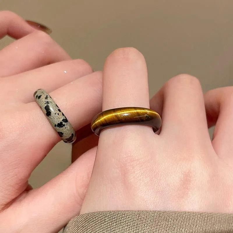 Fashion Brown Opal Irregular Pattern Geometric Round Ring for Women Girl Vintage Aesthetic Trend Temperament Jewelry Collocation