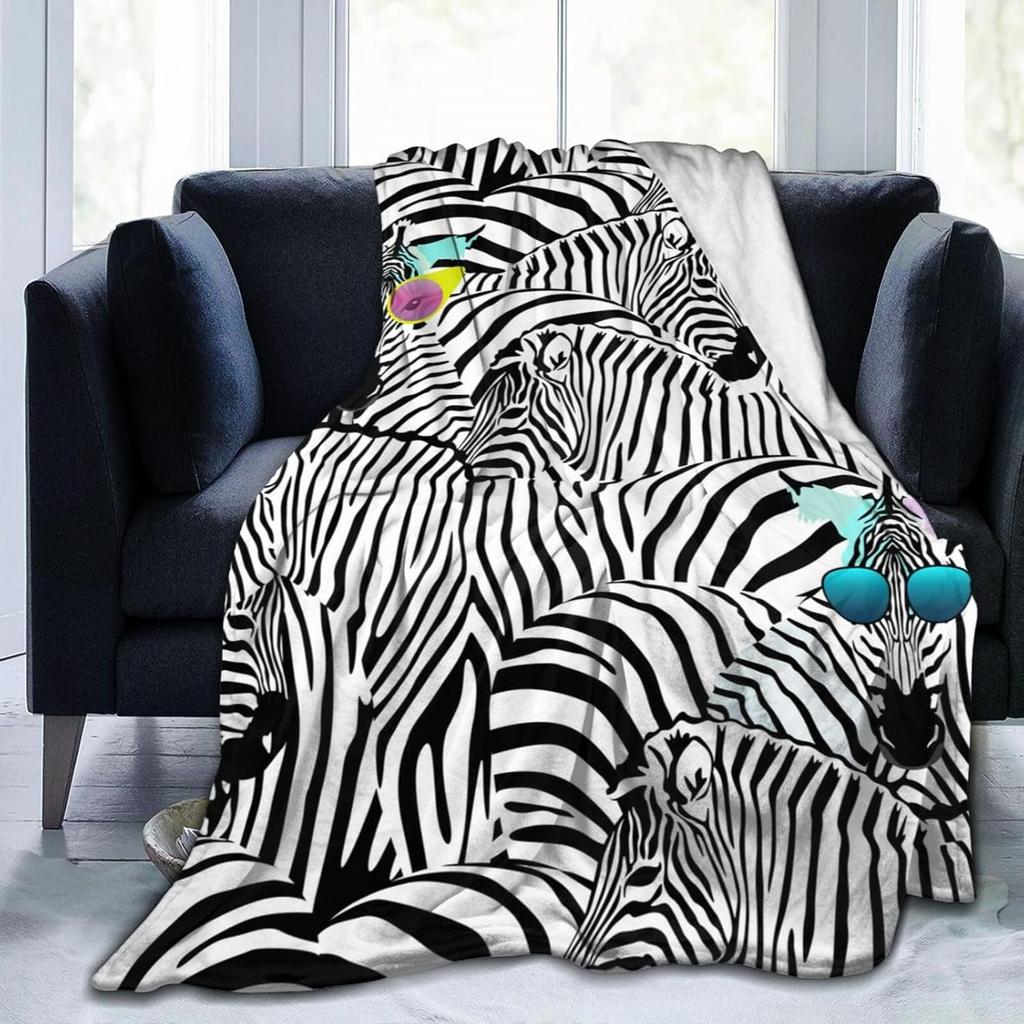 Animal Capybara Leaf Blanket Soft Lightweight Throw Blankets Cozy Flannel Bed Throws for Sofa Couch Travel Home Room Bedroom