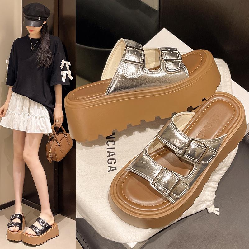 2025 Slippers Summer Indoor Outdoor Versatile Girls Beach Shoes Simple  Causal Open-toe  Soft Bottom