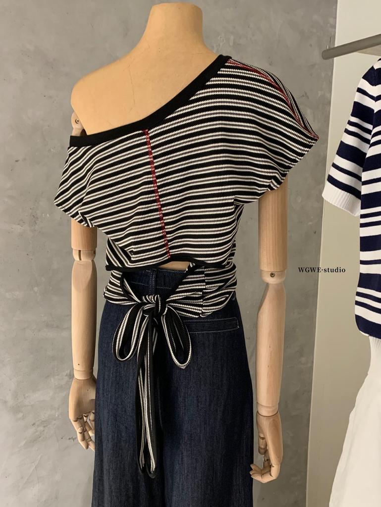 Women's Black & White Striped One-Shoulder Short-Sleeve Top - Spring/Summer Trendy
