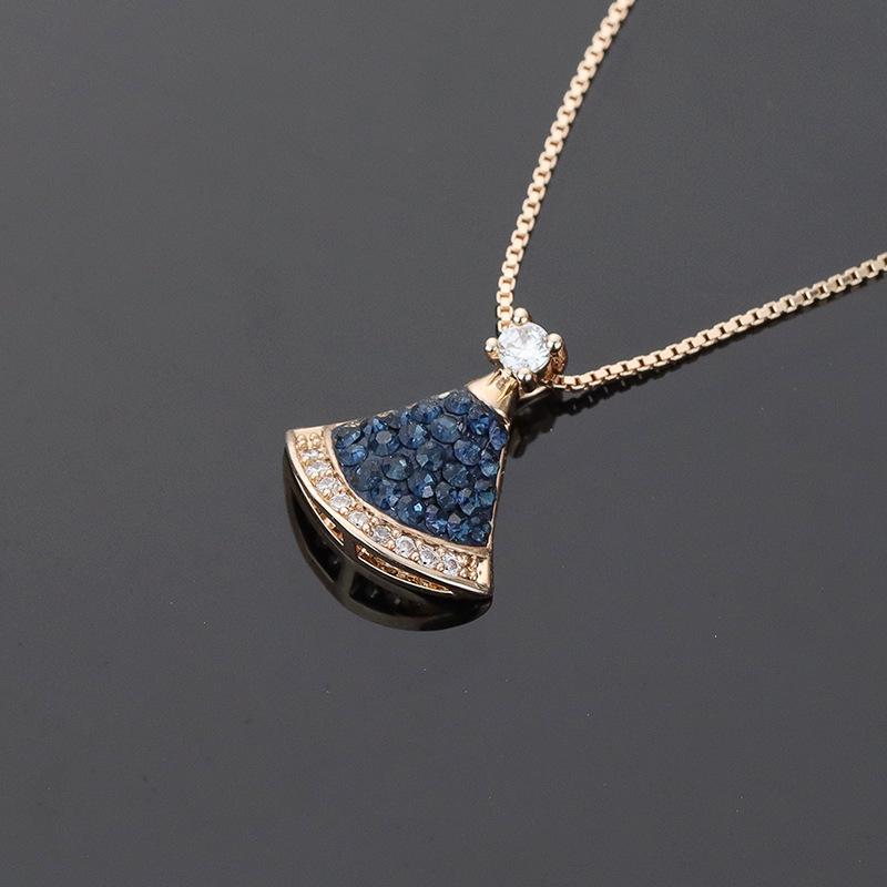 

S925 Sterling Silver Fan-Shaped Necklace: Elegant Women s Light Luxury Choker with Versatile Style 925 Sterling Silver