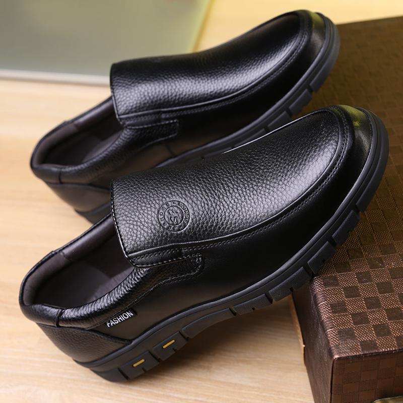 Hochwertige Leder Herren Freizeitschuhe Italienische Luxusmarke Herren Loafer Atmungsaktive formelle Herren Abendschuhe Slip-on Autofahrerschuhe