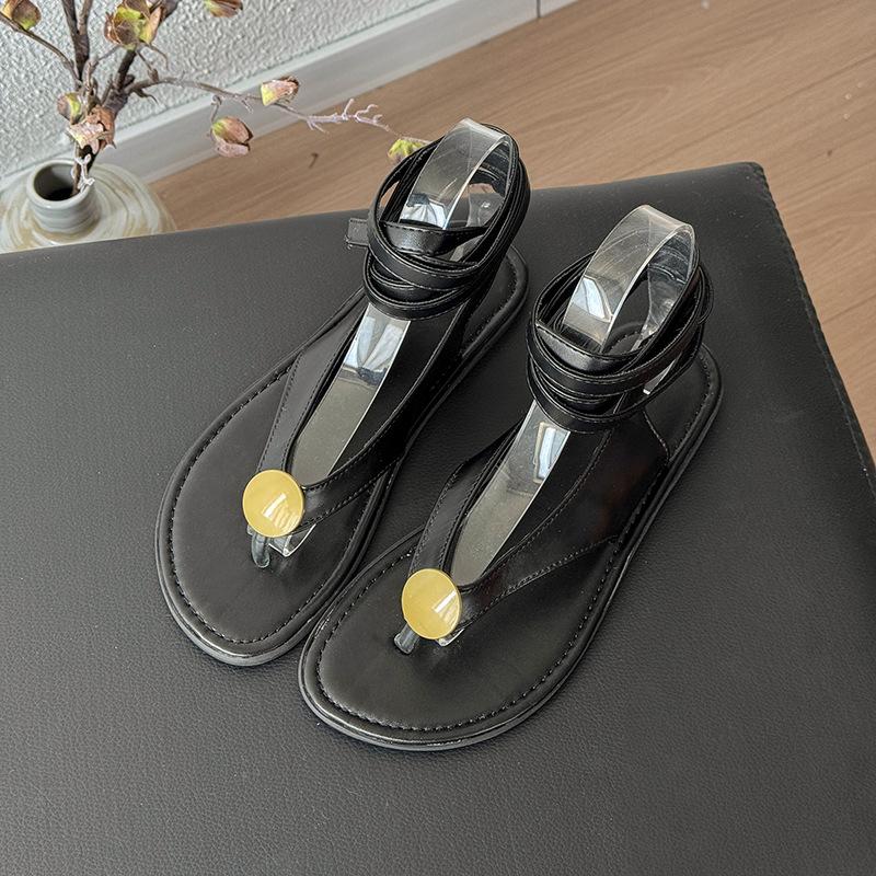 

Нишевые сандалии на плоской подошве с ремешком между пальцев, новинка 2025 года, отпускной стиль, универсальные, повседневные, пляжная обувь в елочку 43 чёрный