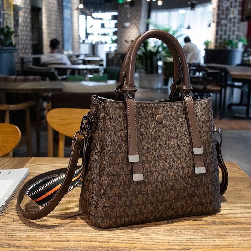 

Сумка большой вместимости Новая сумка-ведро с надписью Модная высококлассная сумочка Женская универсальная сумка-мессенджер темно-коричневого