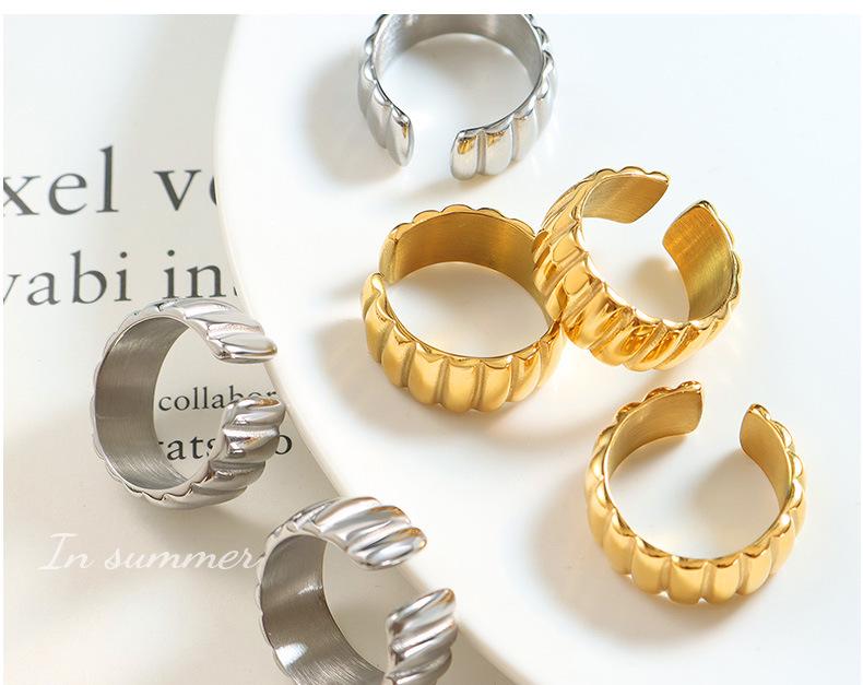 Marke Europäischer Stil Gerippter Streifen Offener Zeigefinger Ring - 18 Karat Gold Titanstahl Schmuck