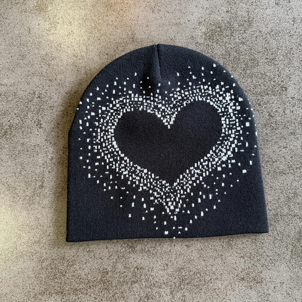

Womens Beanie With Heart Embroidery And Windresistant Technology For Autumn And Spring чёрный