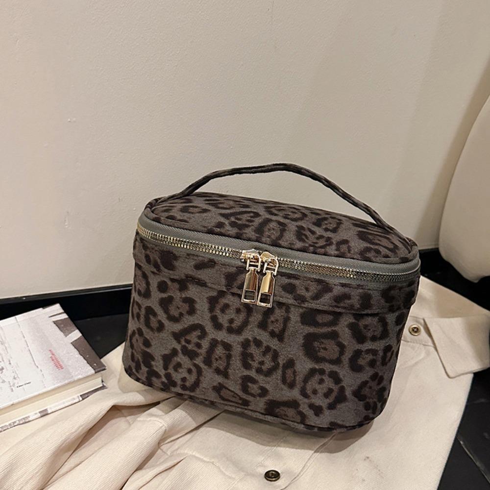 

New Large Capacity Cosmetic Bag Leopard Print Multiple Pockets Makeup Bag Faux Suede Toiletry Box Travel сірий