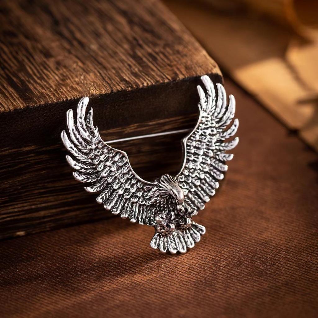 Reclaimed eagle brooch, personalized creative metal badge, accessory, collar badge, medal, suit pin, decoration item