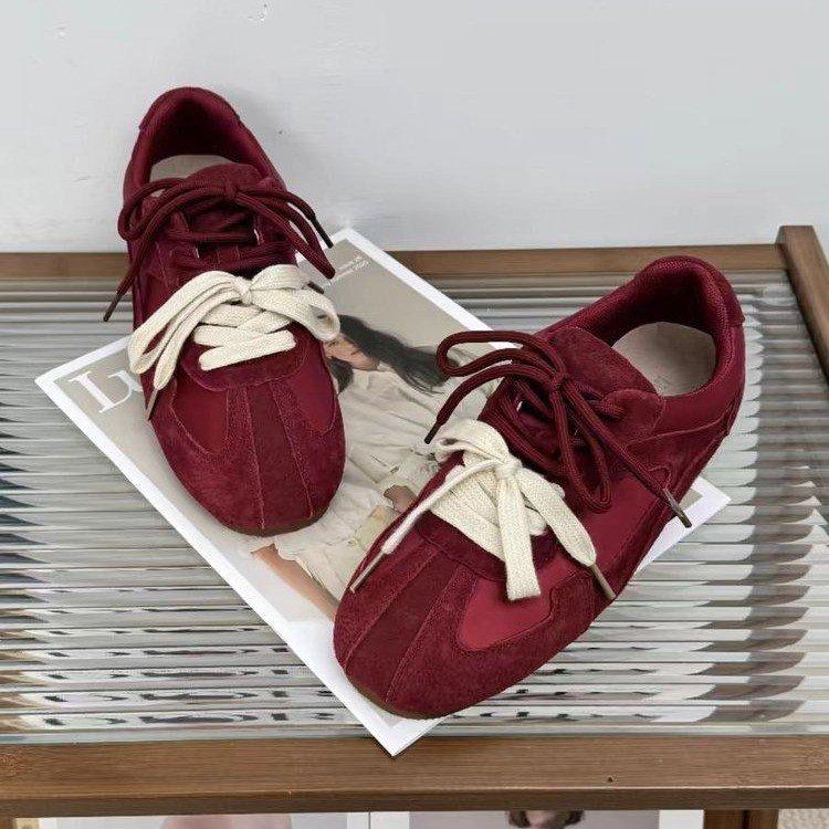 Red retro flat-bottomed German training shoes women's soft-soled casual board shoes 2027 autumn new versatile sports shoes women's tide
