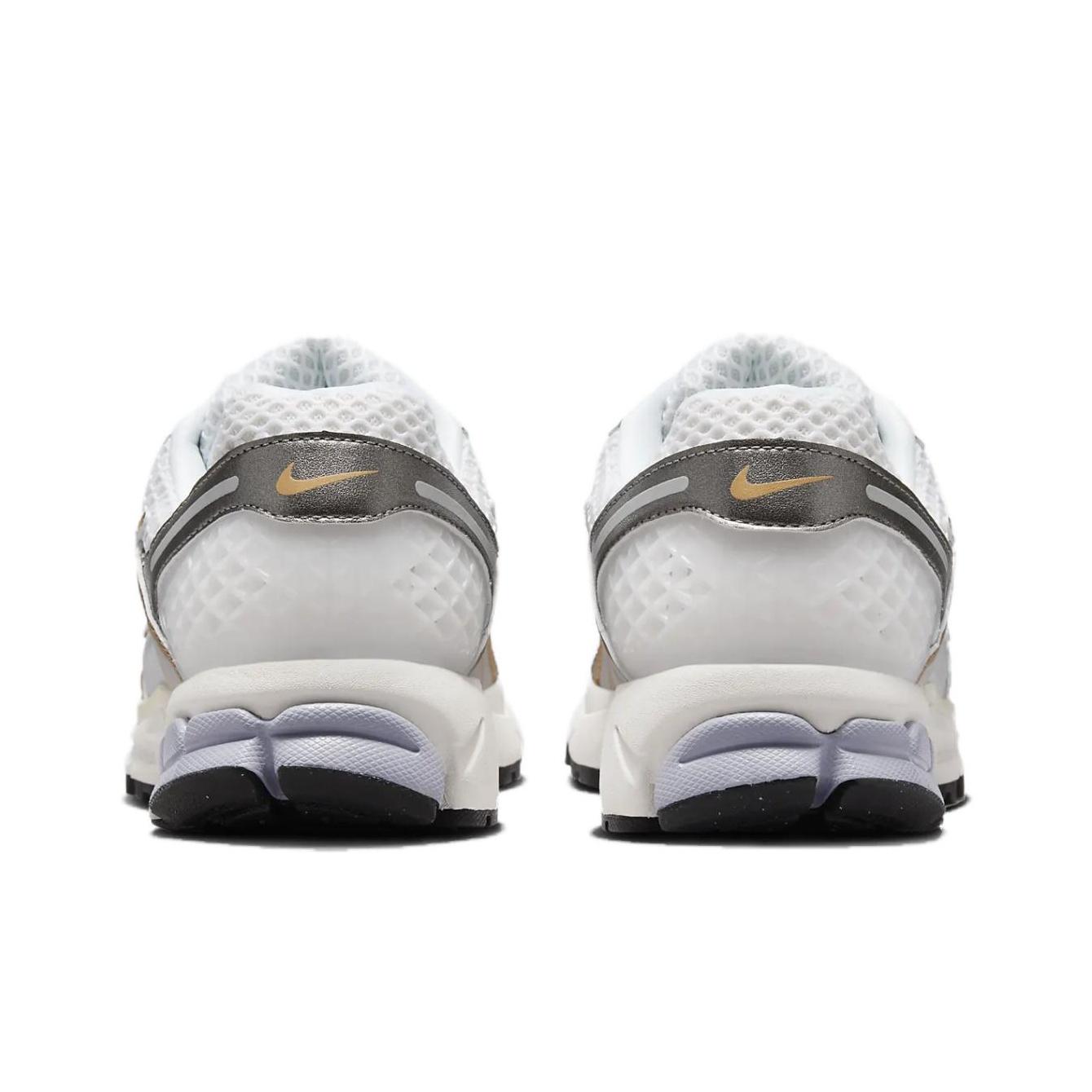 

Нові Nike Zoom Vomero 5 Platinum Tint Metallic Gold HJ7247-099 39