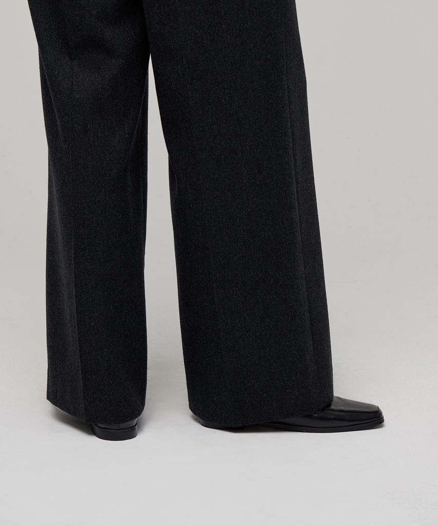 MUSINSA STANDARD WOMAN Women'S Wool Flannel Two-Tuck Wide Slacks [Charcoal Gray]