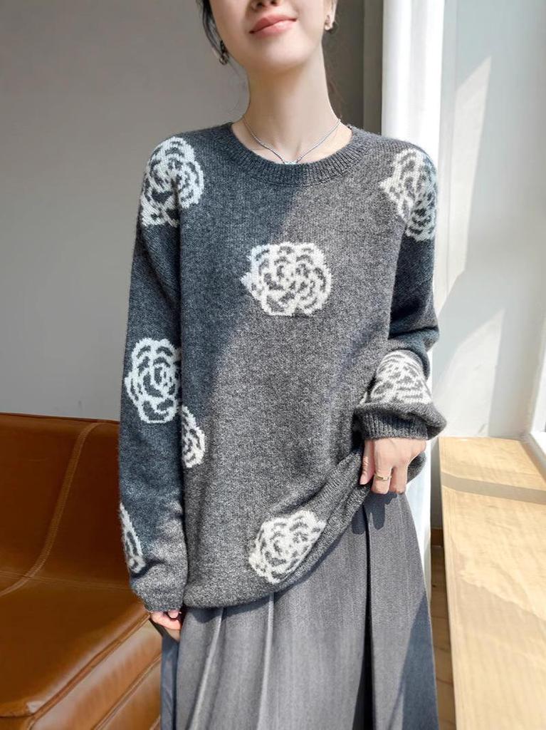 High-End Camellia Cashmere Silk Sweater - Women's Autumn/Winter, Slimming and Elegant.