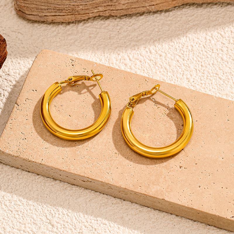Hot-selling 18k gold titanium steel earrings in Europe and the United States, light luxury and high-end 111 stainless steel ear buckles, versatile