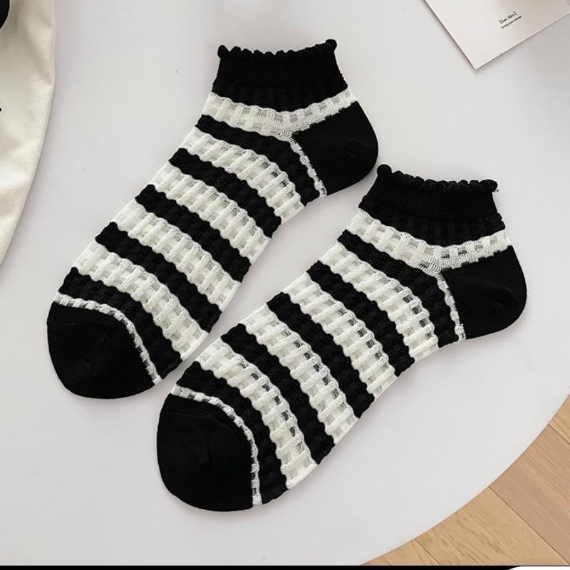 Women's Short Socks for Spring and Summer, Thin Lace Stockings, Sweat-absorbing, Trendy Black Short Boat Socks, Versatile
