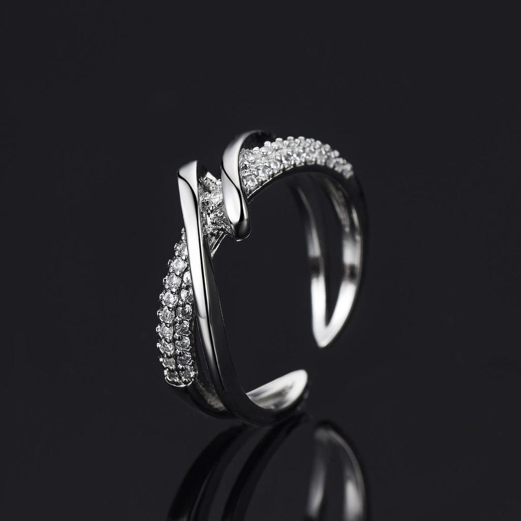 European-American Geometric Open Intertwined Ring for Women - Cool, Stylish Finger Accessory