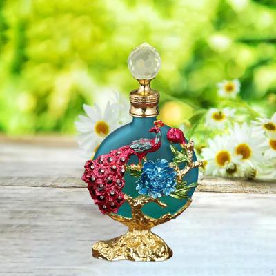 Sklenená nádoba na parfum v klasickom štýle