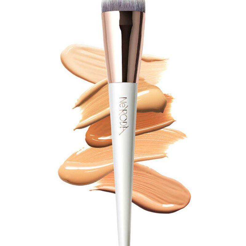 

303 Close-Fitting Foundation Brush