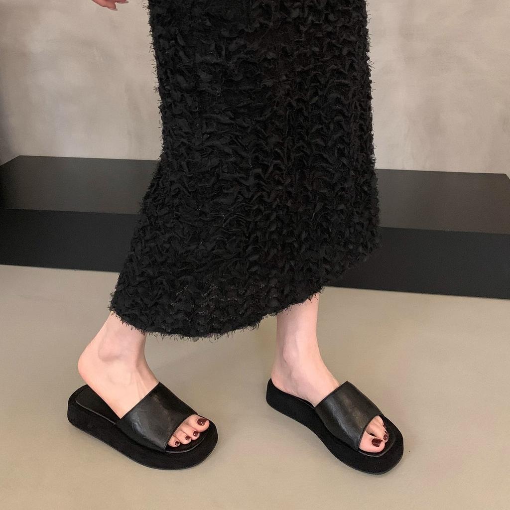 Super Soft Black Thick-bottomed Cool Slippers for Women's Summer Wear 2025 New Models with Skirts, Versatile and Not Tired of Feet
