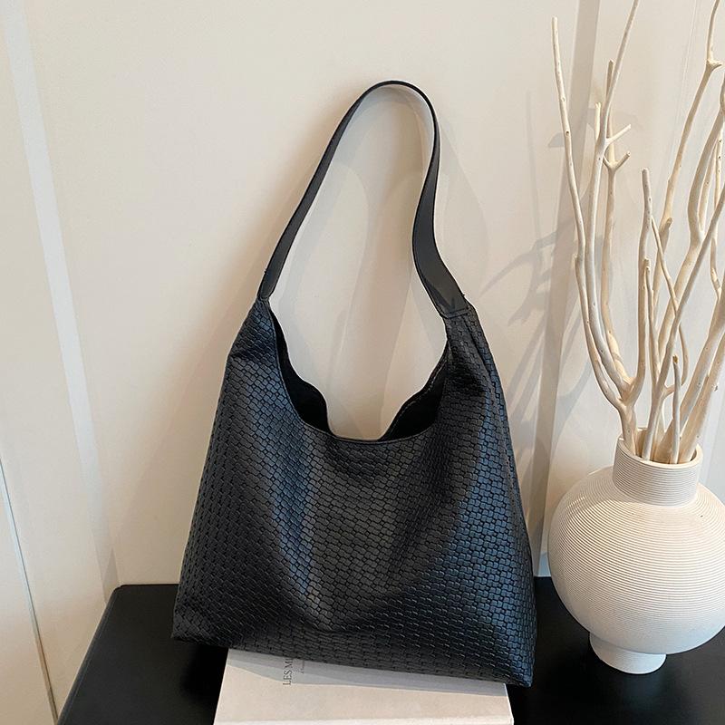 Autumn new personalized fashion trend shoulder tote bag casual niche women's large-capacity bag