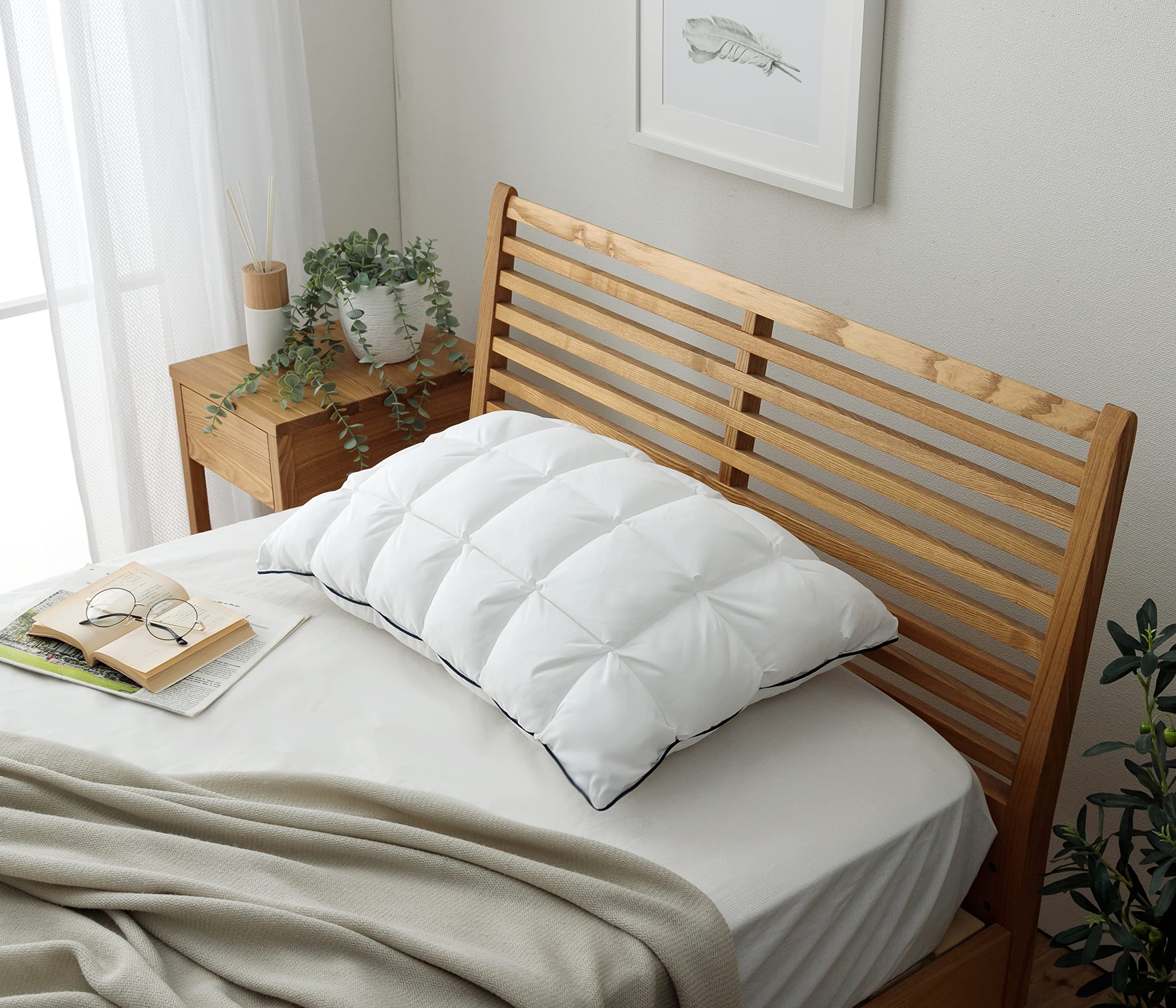 

IKEHIKO Cloud Pillow, Claudia, Ivory, Approx. 43 x 63 cm, Includes Cover, Washable, Fluffy, For a Restful Sleep, Clean, Suitable for All Seasons,