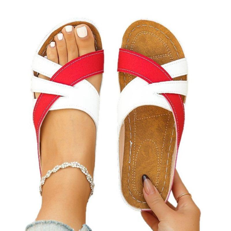 Neue farblich passende Damen-Keilsandaletten im modischen Ein-Wort-Stil mit dicker Sohle