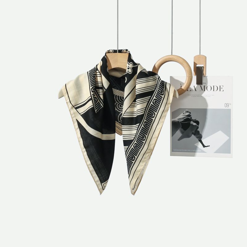 1116 Spring New Simple Fashion Versatile High Sense Cotton and Linen Texture 71cm Small Square Scarf Women's Decorative Velvet
