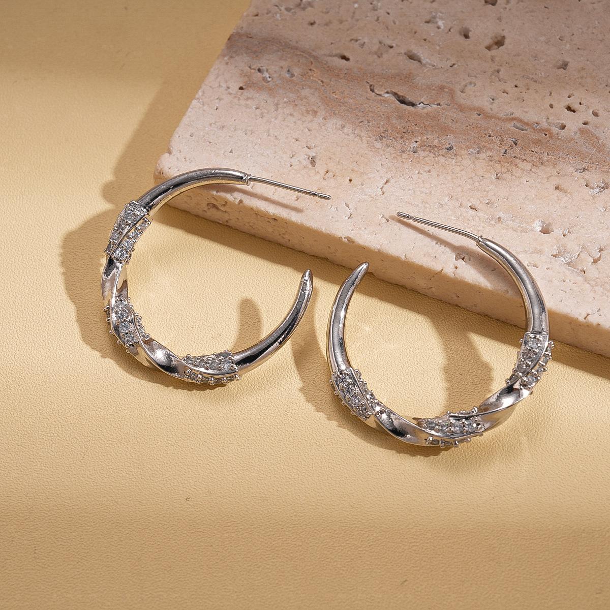 

18k real gold electroplated zircon geometric C-shaped twisted silver needle stud earrings vintage earrings