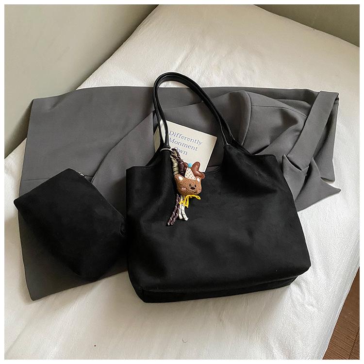 Fashion Suede Tote Bag Women's 2025 New Retro Daily Shoulder Bag Large Capacity Casual Commuter Underarm Bag