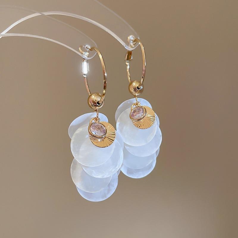 Silver needle round shell fringed earrings seaside vacation style temperament earrings fashion high sense versatile earrings wholesale