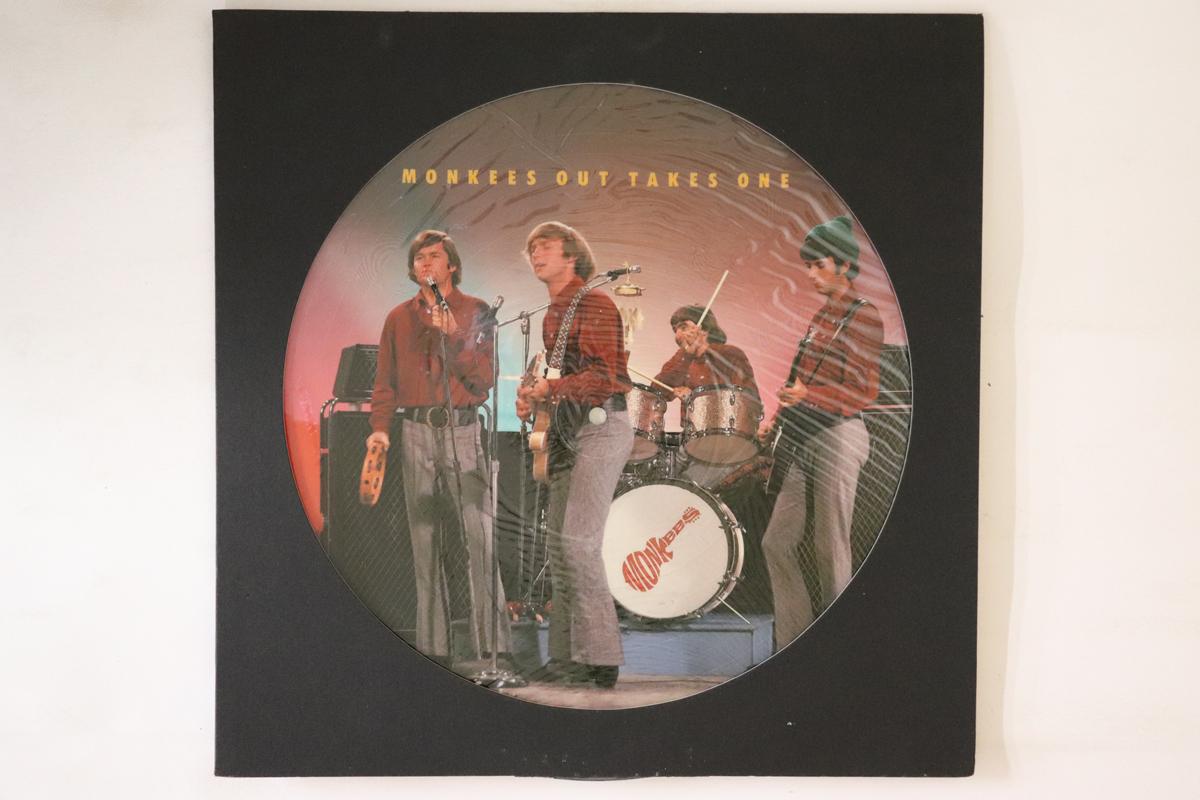 

LP Record MONKEES - Out Takes One PD0000 NOT ON LABEL Switzerlan Rock Used