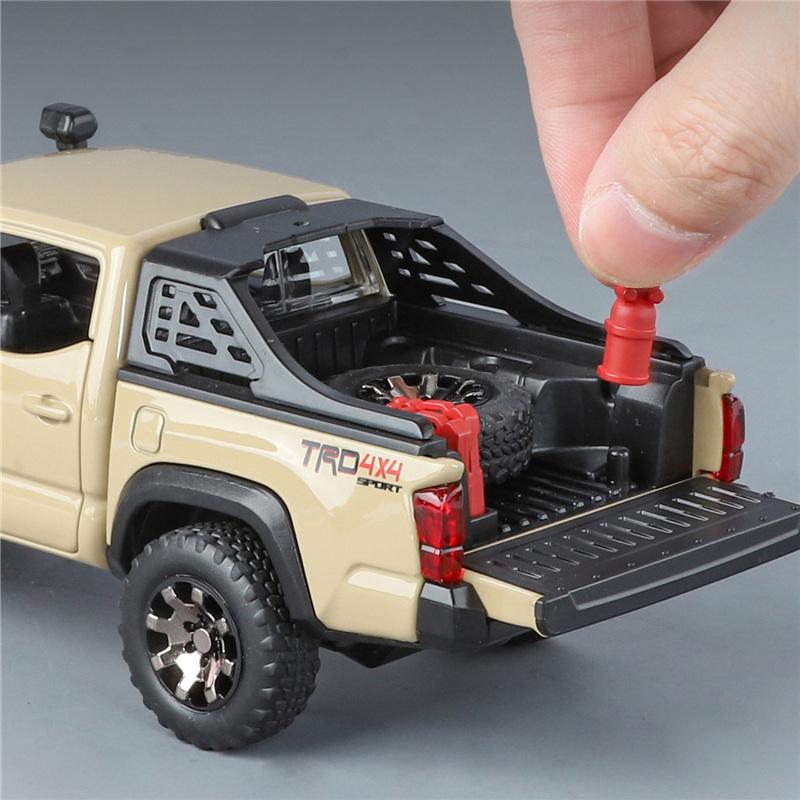 1/32 Toyota Tacoma Alloy Pickup Car Model Diecasts Metal Off-Road Vehicles Car Model High Simulation Sound and Light Childrens Toy Gift