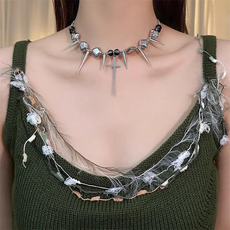 2025 High-End Gothic Punk Necklace: Y2K Dark Style Clavicle Chain for Women
