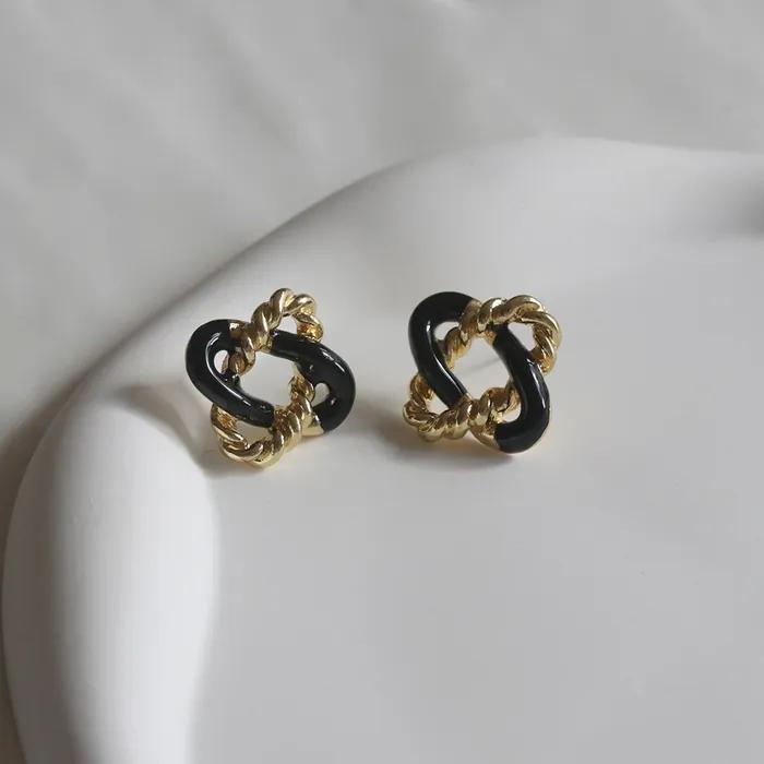 _JJ24 Square Black Point Earrings