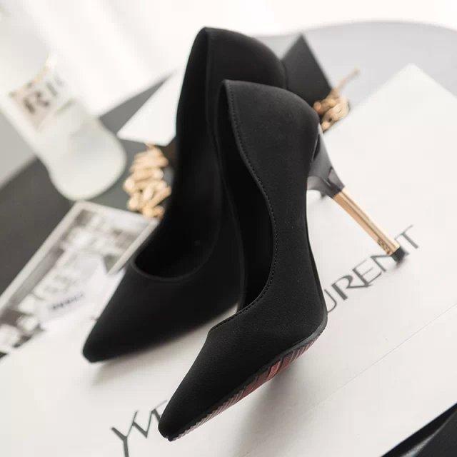 High Heels For Women With Metal Accents And Pointed Toe For Office And Nightclub Wear