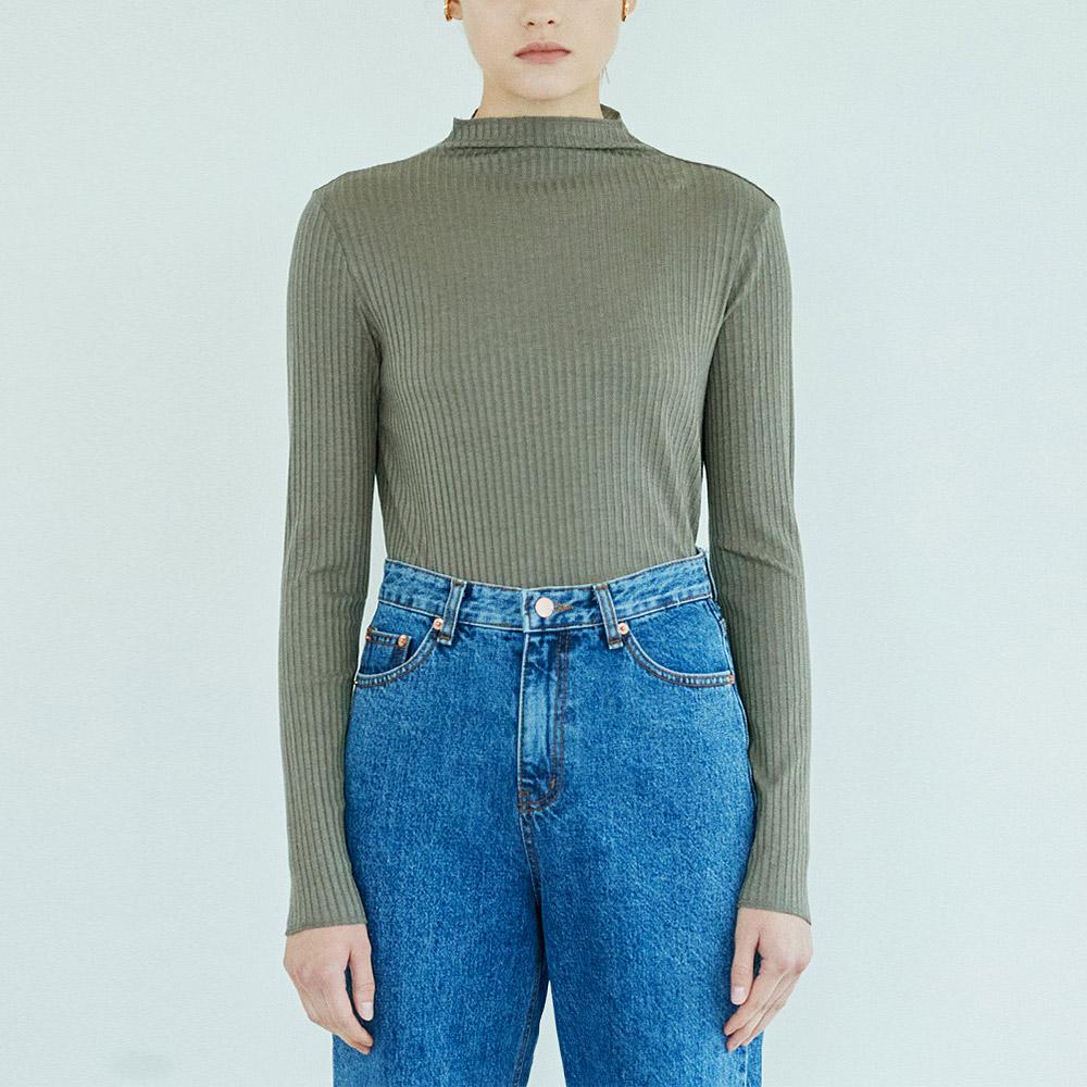 MOMEN Half-Neck Colored Top_Xmcalyza21145