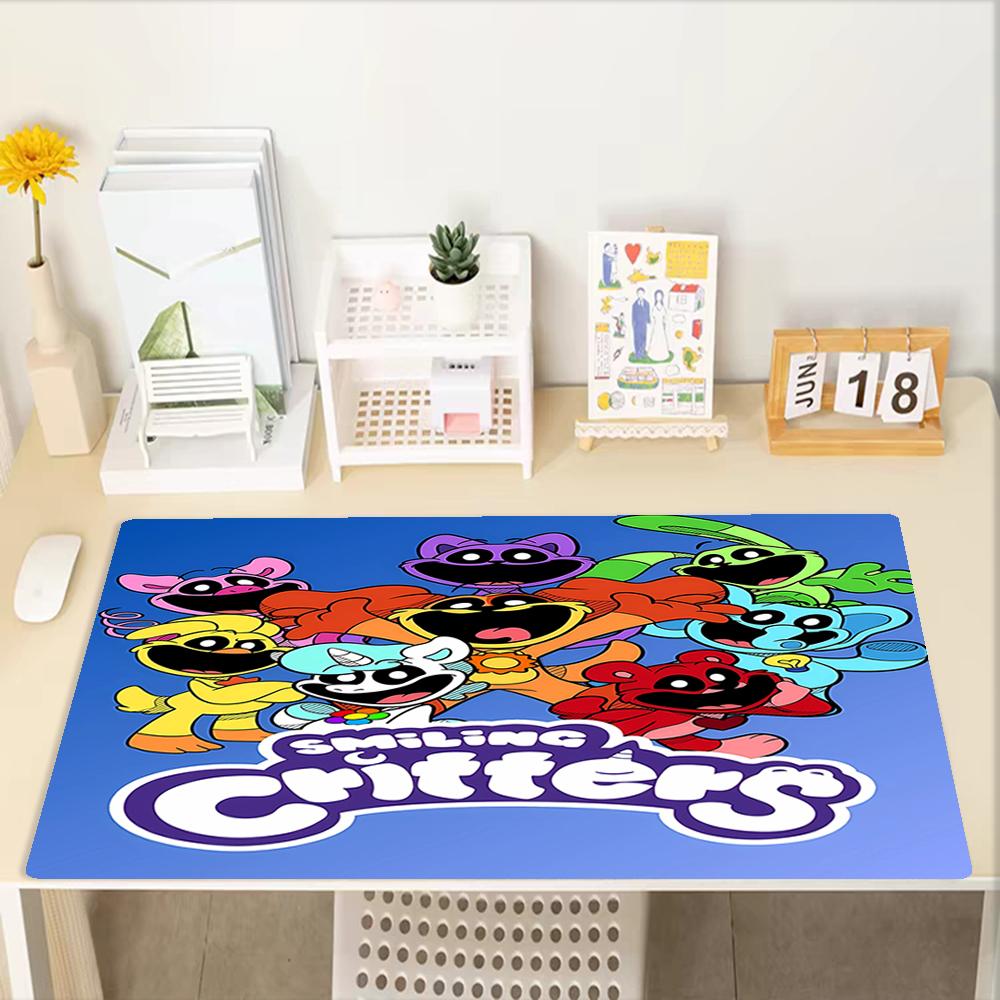 Smiling Critters Theme Mouse Pad, Non Slip Rubber Base, Multifunctional Office & Home Decor, Perfect for Workspace Personalization.