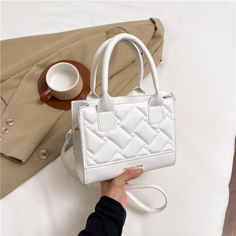 Hot-selling PU handbag bag women's new trend diamond square bag high value single shoulder messenger bag popular