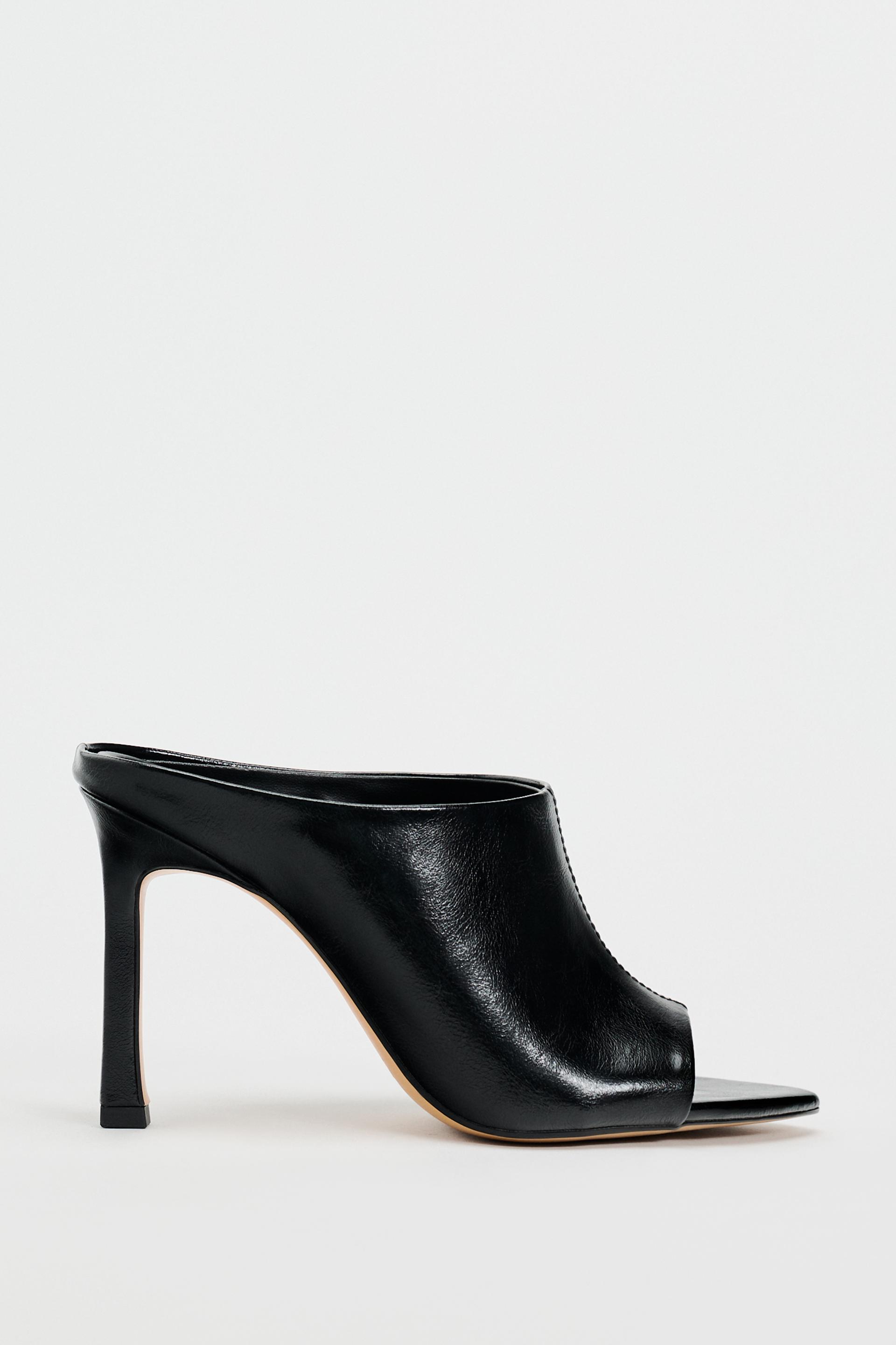 

ТУФЛИ НА ВЫСОКИХ КАБЛУКАХ