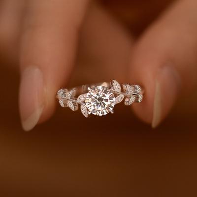 Certifikované 1karátové diamantové prsteny 925 Sterling Silver Ženy Svatební nevěsta Moissanite Prsten Vynikající luxusní šperky GRA
