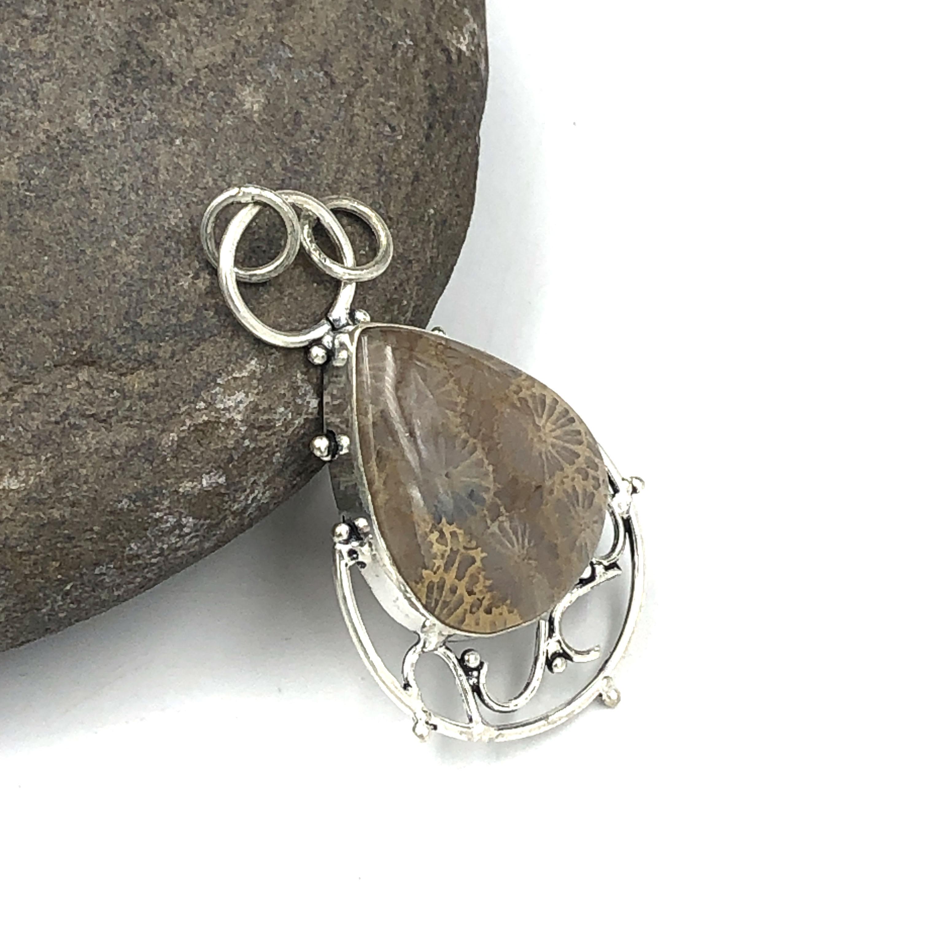 

Natural Fossil Coral Gemstone 925 Sterling Silver Jewelry Designer Pendant 1.87 AJP-154