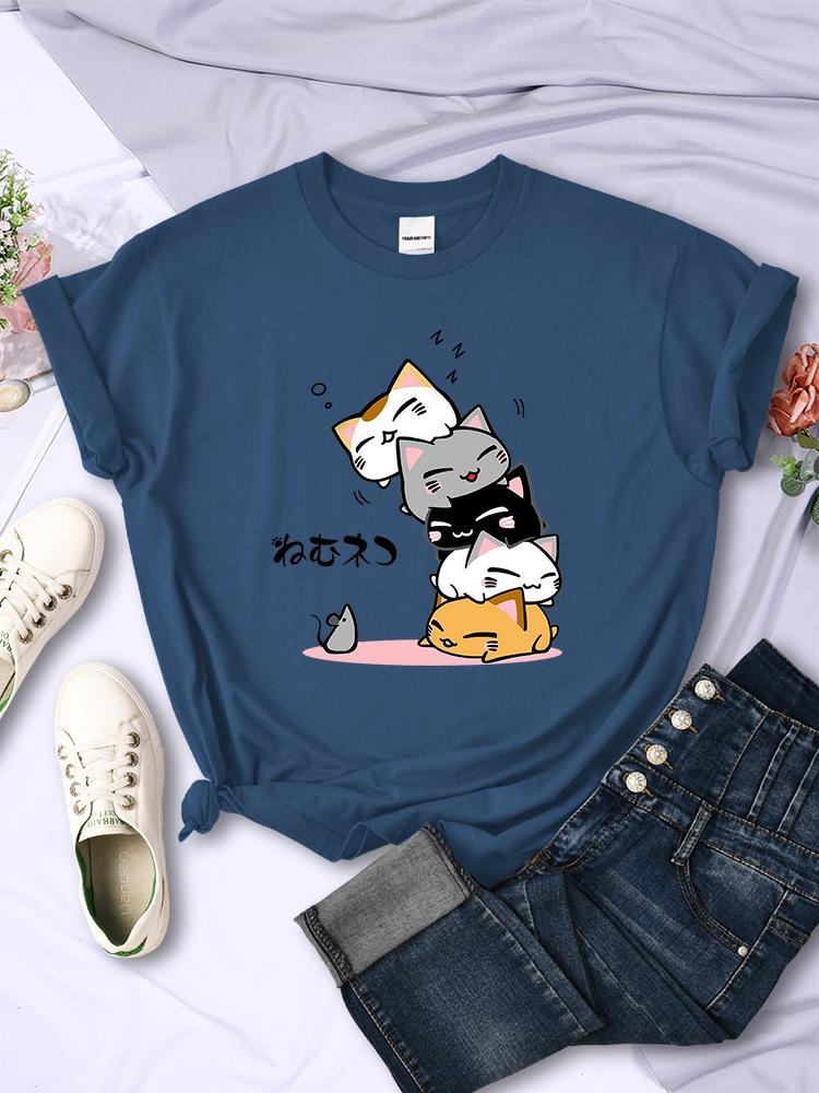 Cute Stacked Cats Sleeping Don'T See The Mouse Print Women T-Shirt Comfortable Soft Tops Creativity Fashion Womans Tee Clothing